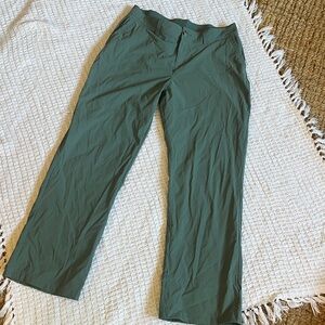 Gerry Athletic outdoors Ankle Pants with zipper pockets in Sage Green , size L